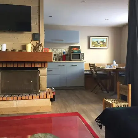 Cosy And Spacious Family Nest With Superb View