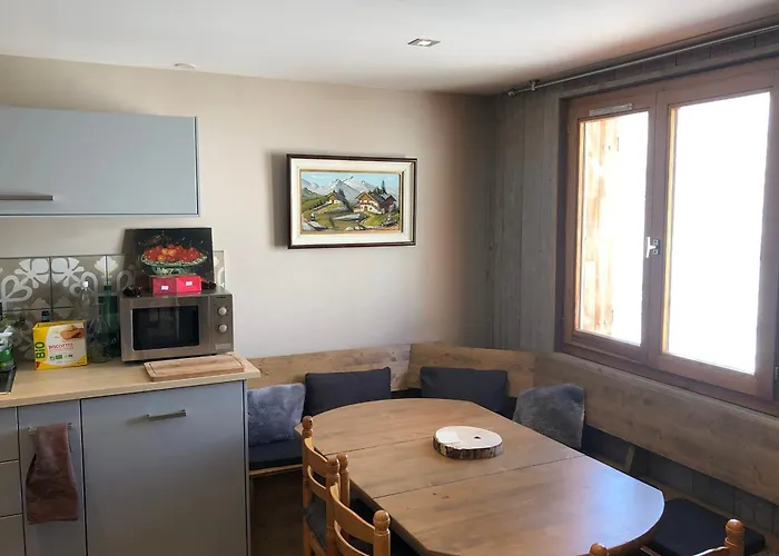 Cosy And Spacious Family Nest With Superb View 木屋